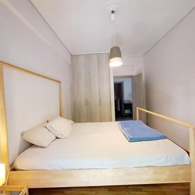 20' From The Airport,20' From The Center Of Athens Apartment Екстериор снимка