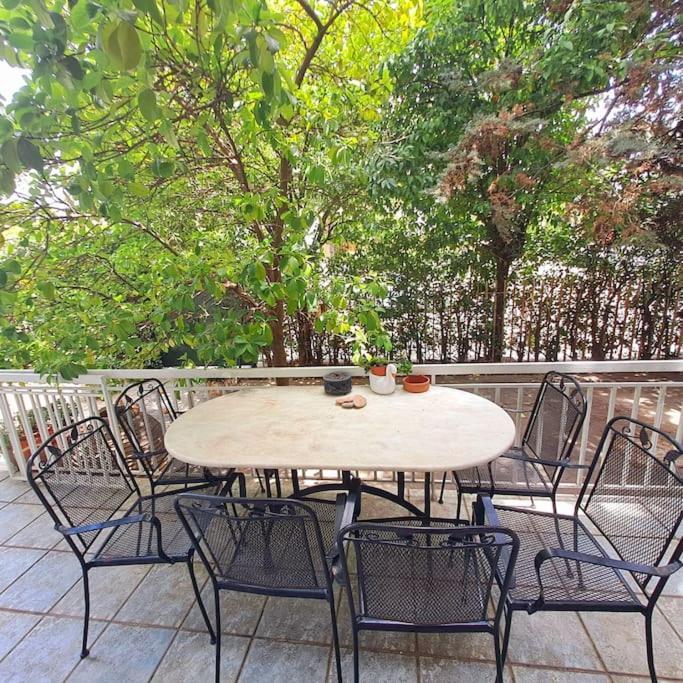 20' From The Airport,20' From The Center Of Athens Apartment Екстериор снимка