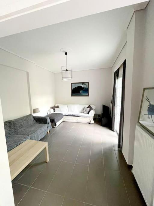 20' From The Airport,20' From The Center Of Athens Apartment Екстериор снимка