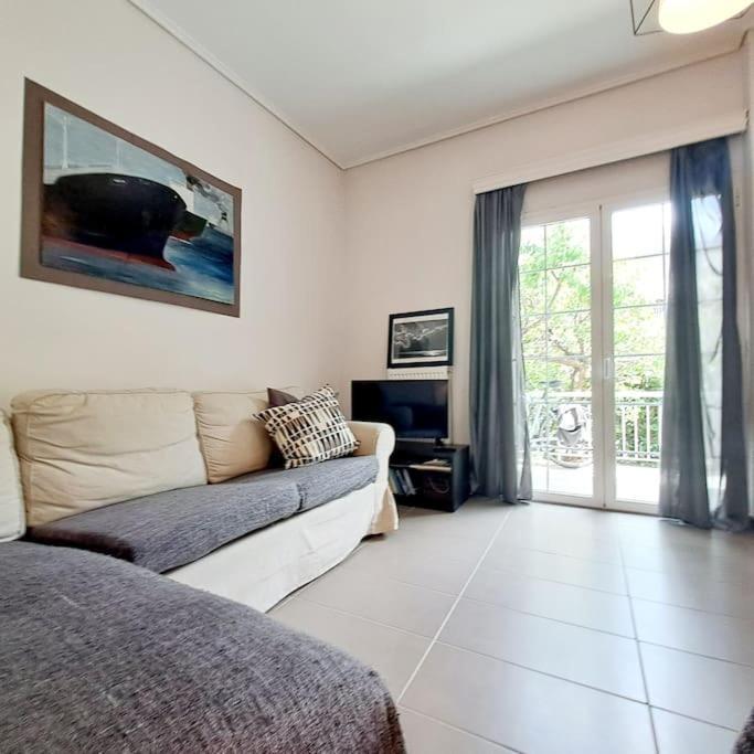 20' From The Airport,20' From The Center Of Athens Apartment Екстериор снимка