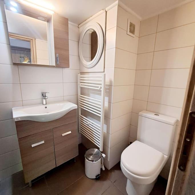 20' From The Airport,20' From The Center Of Athens Apartment Екстериор снимка