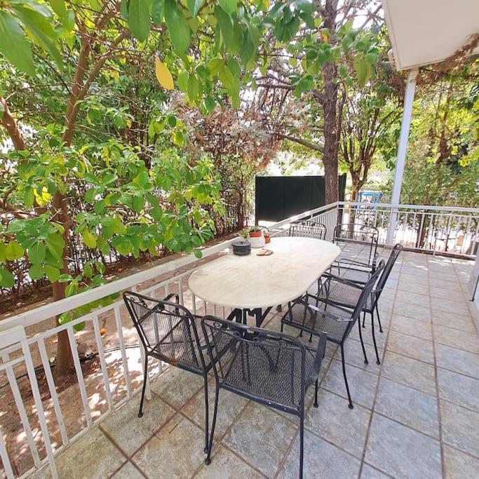 20' From The Airport,20' From The Center Of Athens Apartment Екстериор снимка