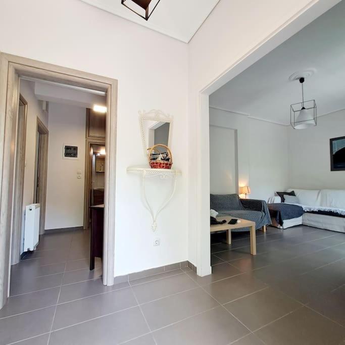 20' From The Airport,20' From The Center Of Athens Apartment Екстериор снимка