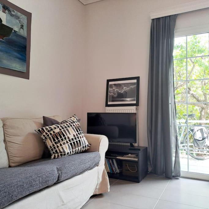 20' From The Airport,20' From The Center Of Athens Apartment Екстериор снимка